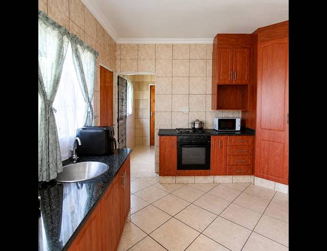 3 BEDROOM HOUSE FOR SALE IN VAN DER WESTHUIZEN